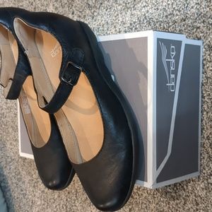 Dansko women's Marcella black brushed nubek 37